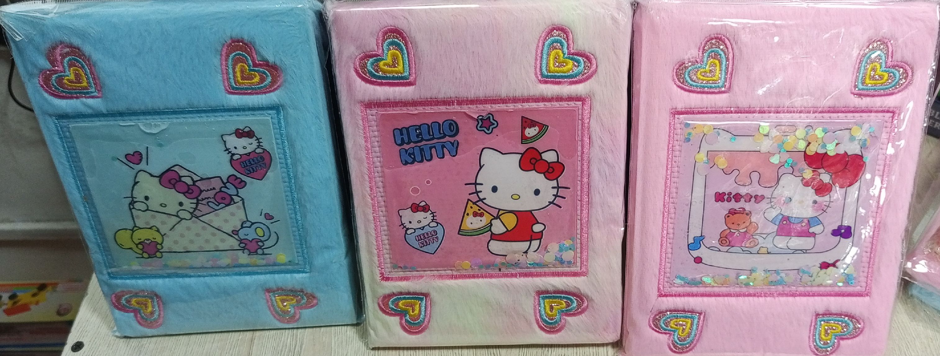 AGENDA PELUCHE CON AGUA DE KITTY 1
