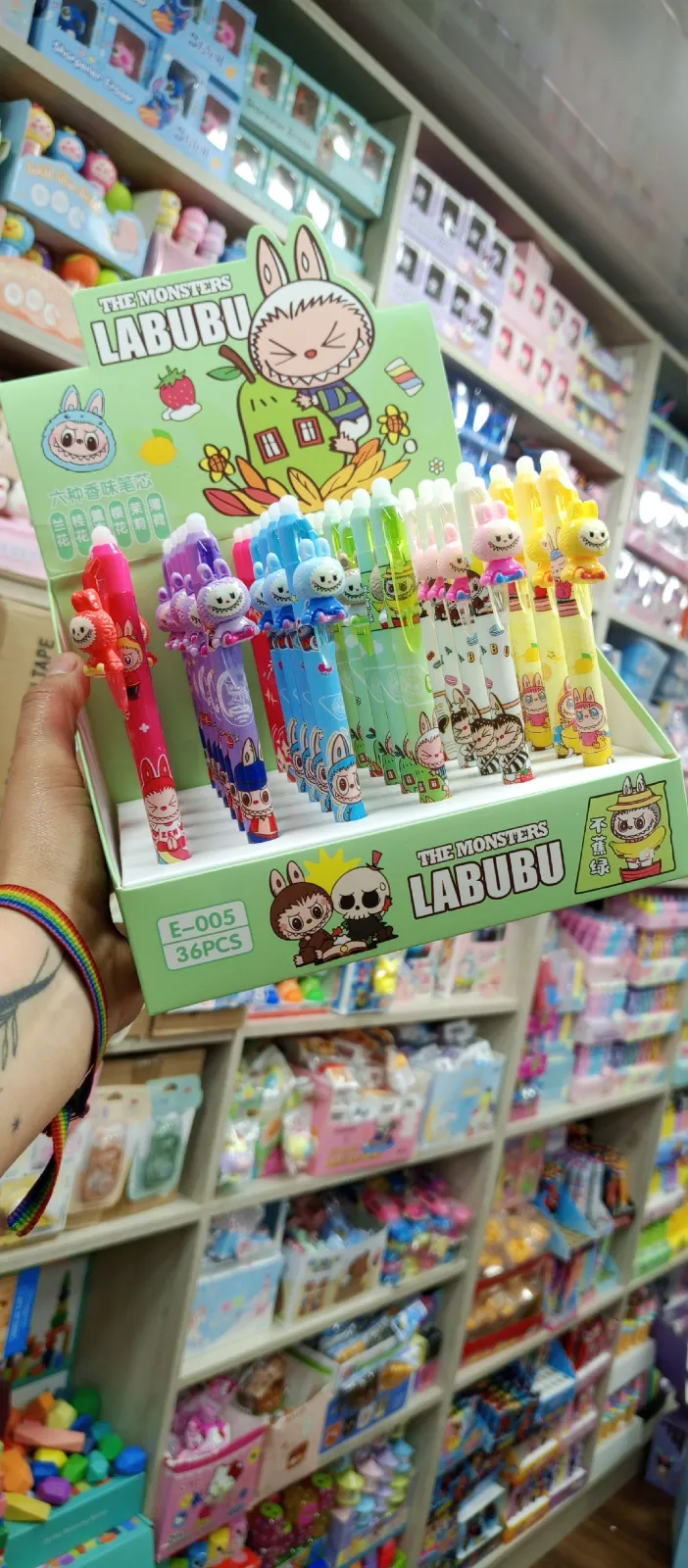 ESFERO BORRABLE LABUBU 1