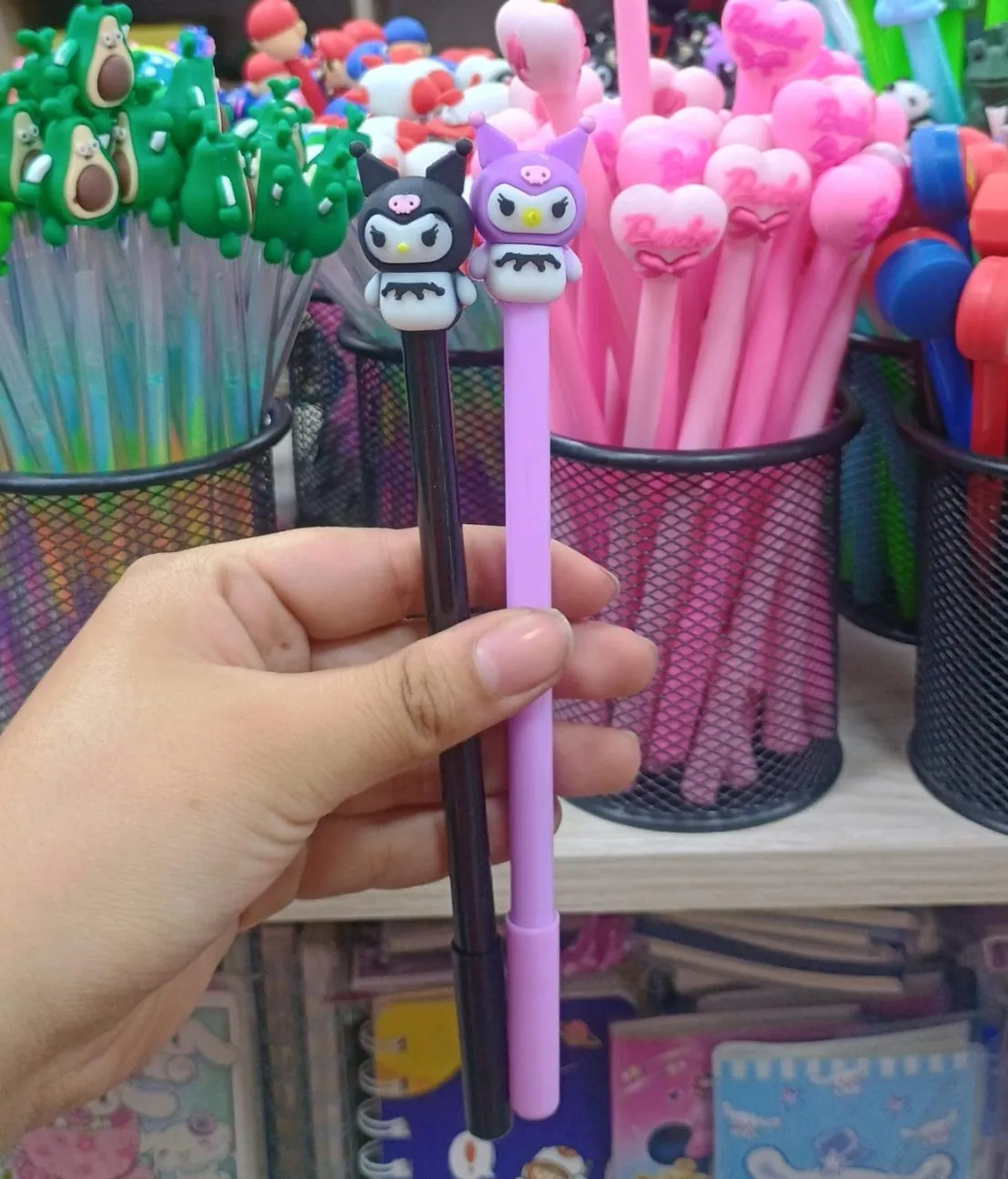 ESFEROS KUROMI  NEGRO Y MORADA  1