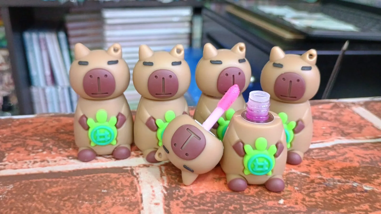 BRILLO CUERPO ENTERO DE CAPIBARA 1