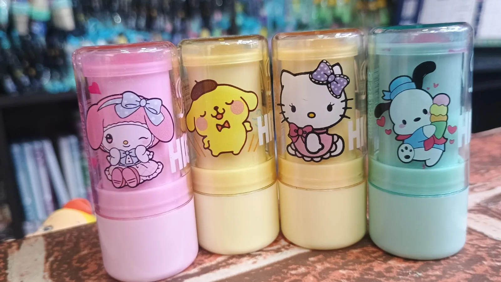 SANRIO BARRA DE ILUMINADOR DE 6 COLORES 1