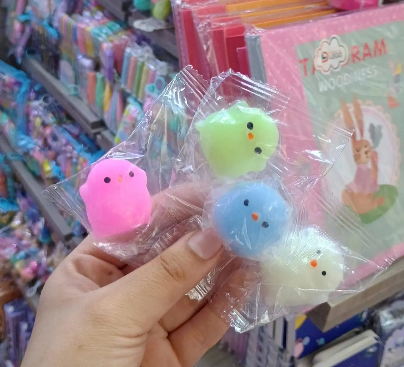 MOCHIS. DE POLLO COLORES 1